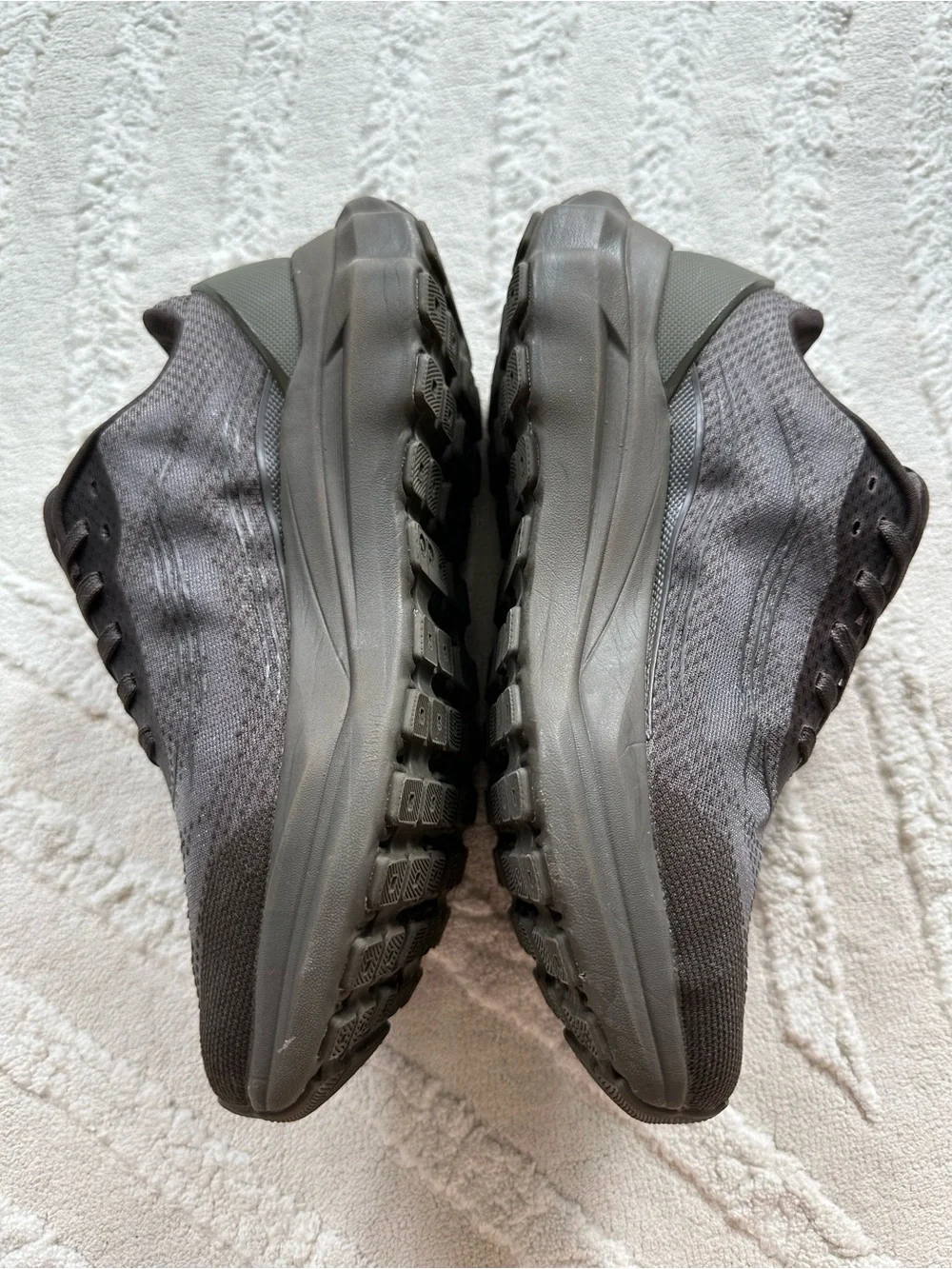Alo | Runner Sneaker | Espresso